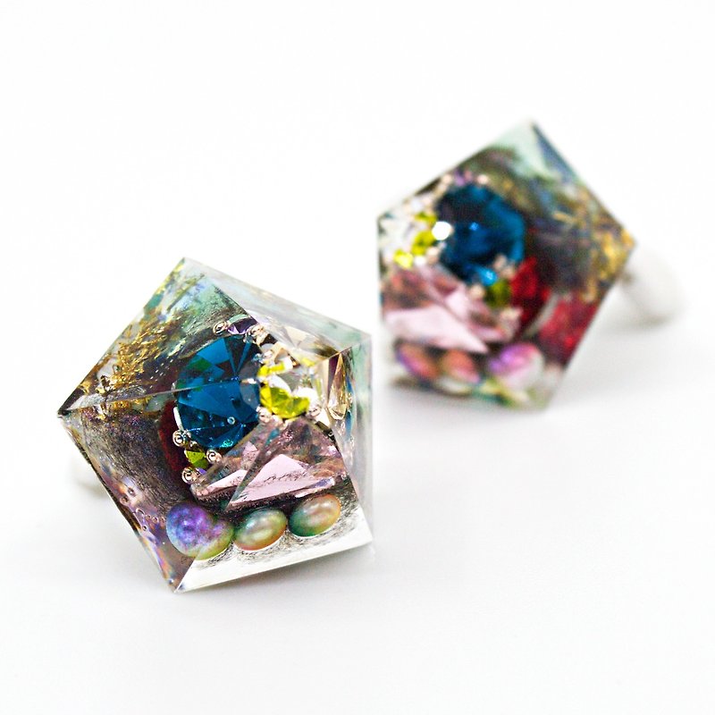 Pentagon earrings (secret things) - Earrings & Clip-ons - Resin Multicolor