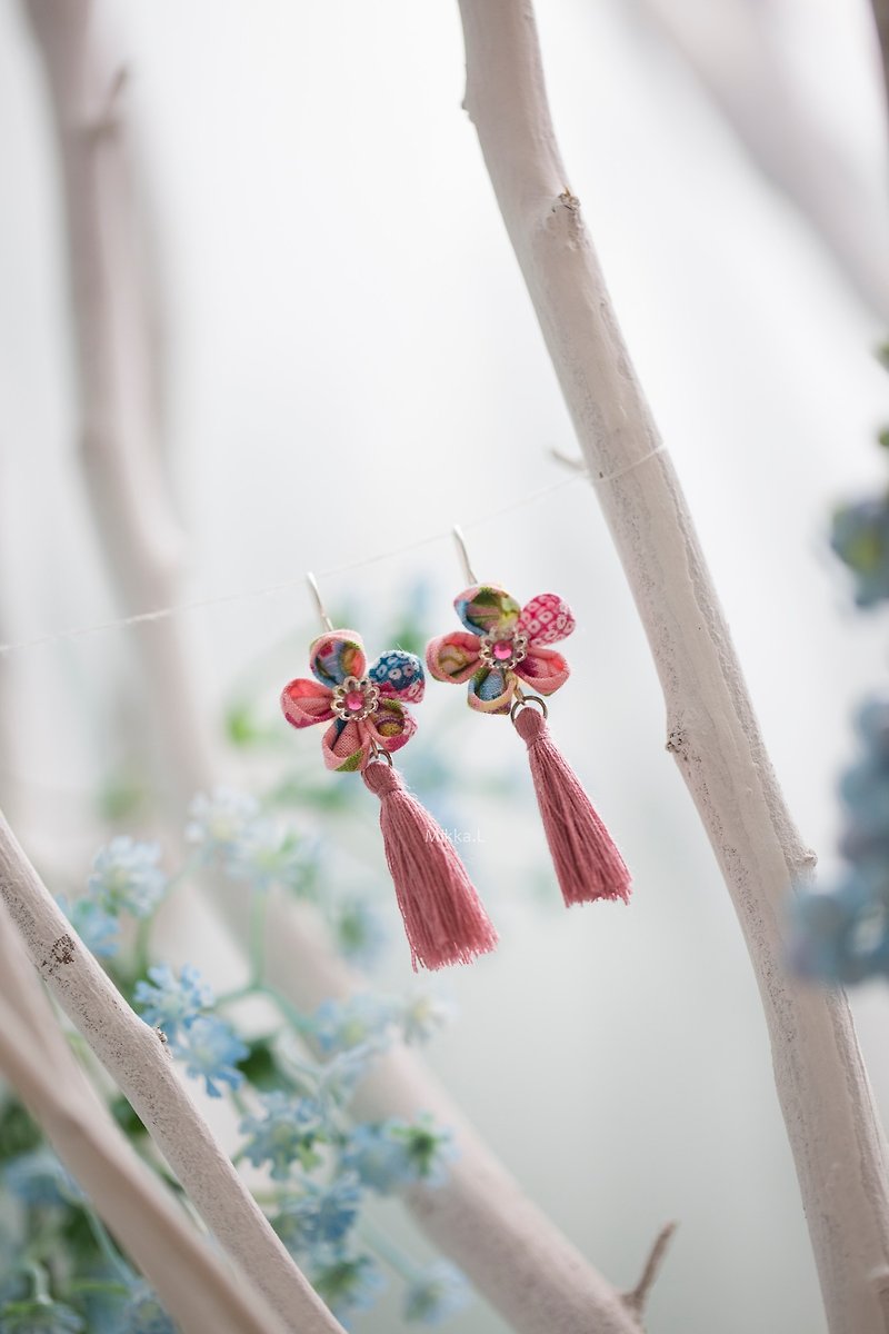 Vintage x pink flower tassel earrings S925 - Earrings & Clip-ons - Cotton & Hemp Pink