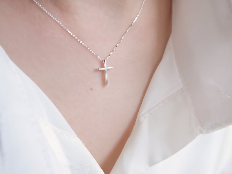 925 sterling silver fine cross pendant necklace clavicle chain long chain free gift packaging - Necklaces - Sterling Silver White