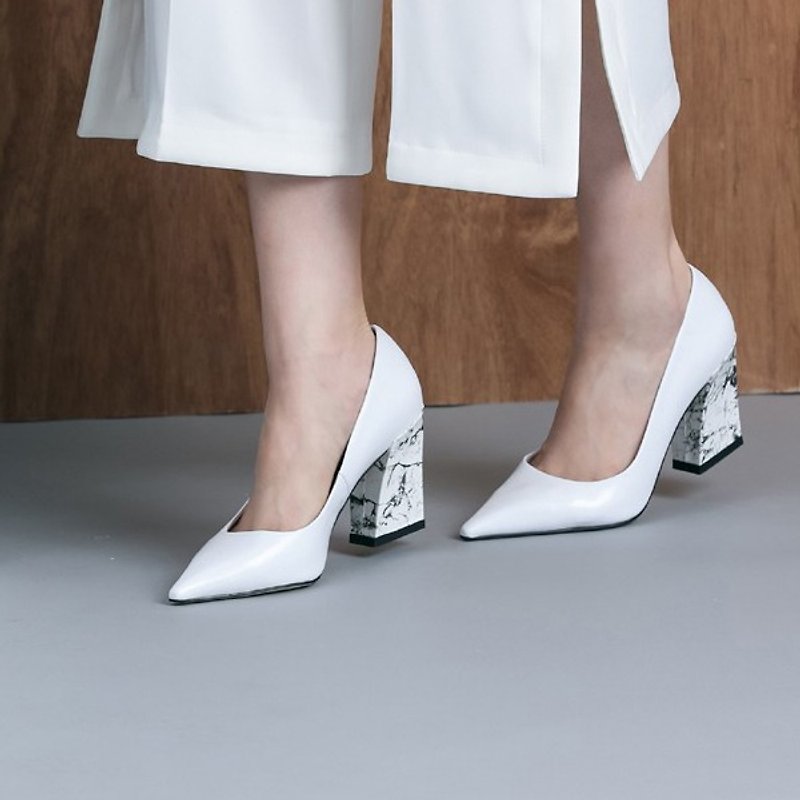 Retro Modern Chunky Heel Leather Pointed Toe White Marble - รองเท้ารัดส้น - หนังแท้ ขาว