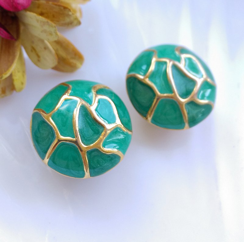 [Western Antique Jewelry] Modern Lake Water Clip Earrings - ต่างหู - โลหะ สีทอง