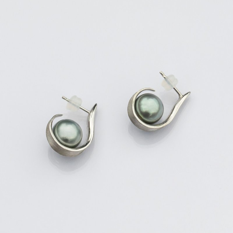 Waves II Earrings Silver - ต่างหู - เครื่องเพชรพลอย สีเงิน