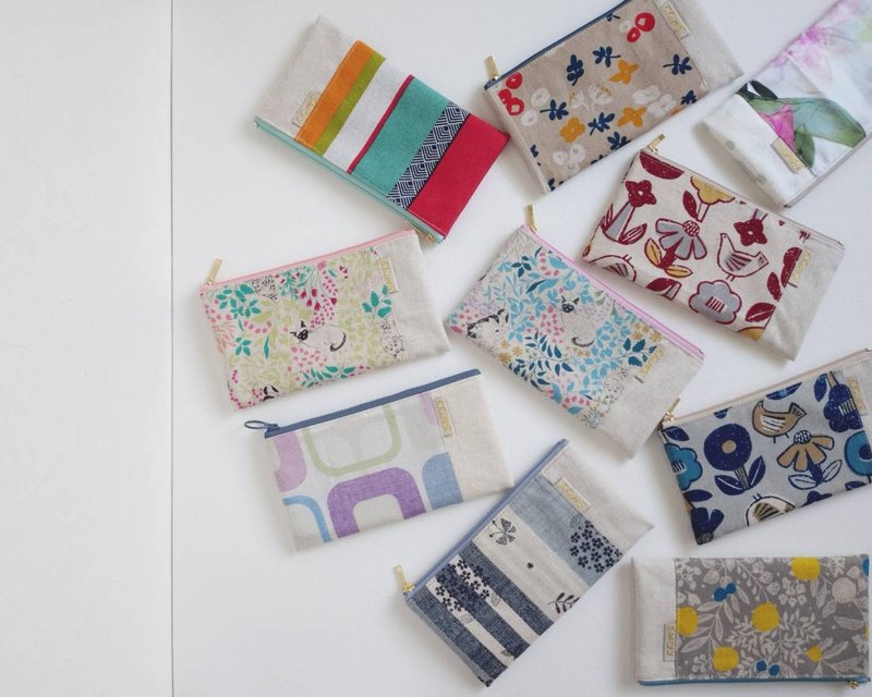 【FBR/分類錢袋】薰衣草香磚 幾何方塊 四格層 內裡防潑水 - 錢包/皮夾/長短夾 - 棉．麻 紫色