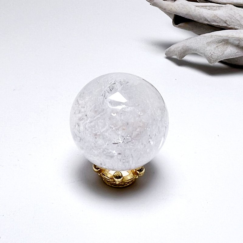 滿彩。水晶球 一圖一物 擺件 療癒 有礦坑 l 彩虹晶球 福利品  l - 裝飾/擺設  - 水晶 白色