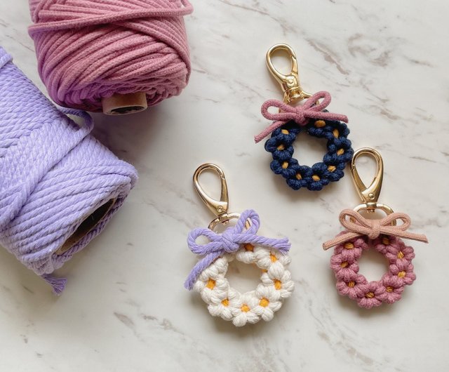 マクラメ織りスモールリースチャームキーホルダーマルチカラーカスタム