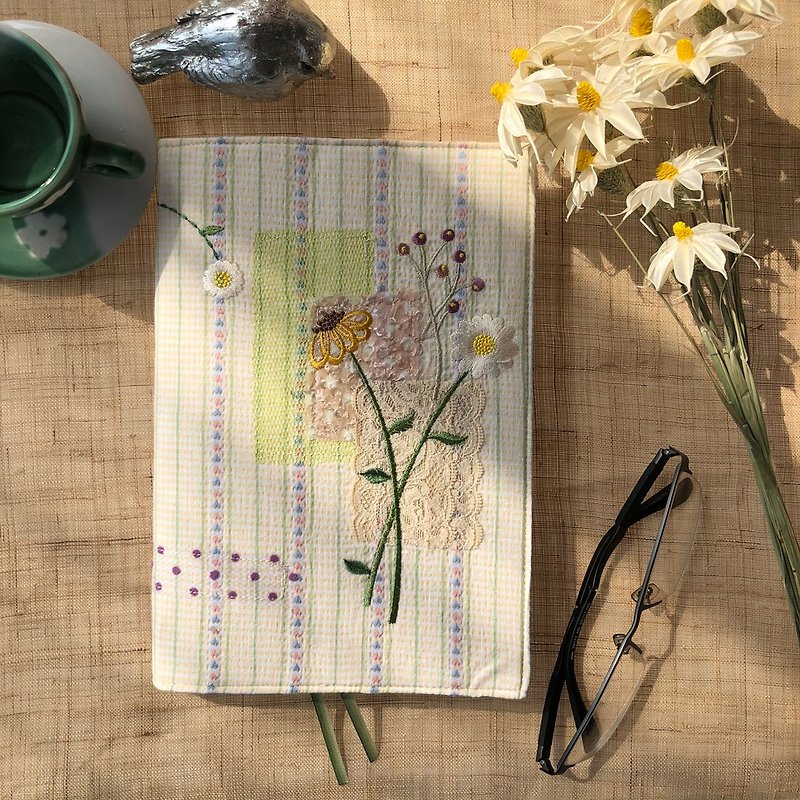 【Life Comic】Spring Daisy Patch Embroidery A5 Pocket Book Cover - Book Covers - Cotton & Hemp Yellow