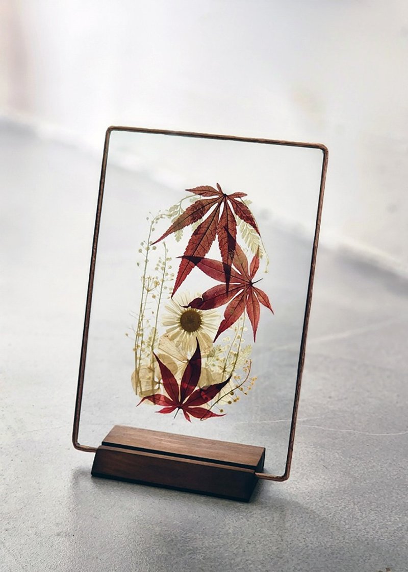 Botanical Illustrated Book | Orangutan Maple Leaf. Autumn Color | Glass Mosaic | Flower and Plant Specimens - ช่อดอกไม้แห้ง - พืช/ดอกไม้ สีแดง