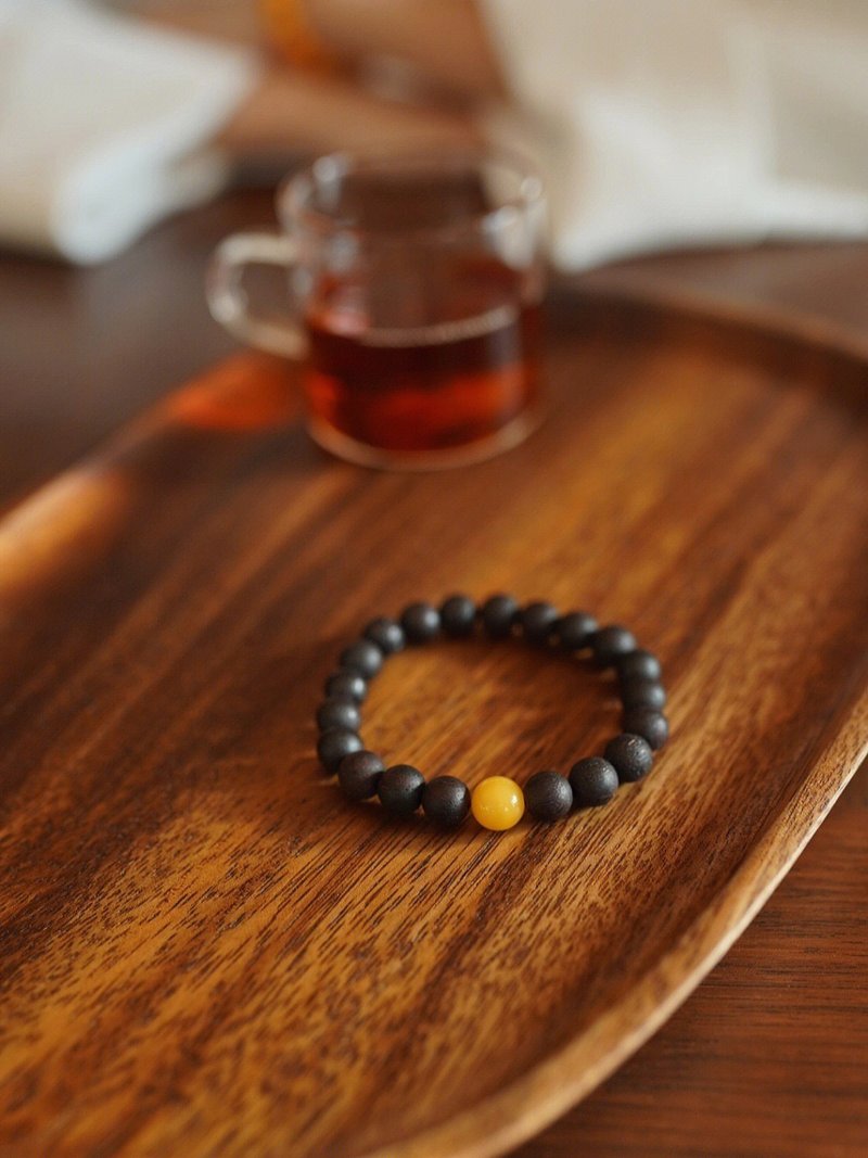 Natural agarwood beads/agarwood beads Wax round bead design single circle bracelet handheld fs - Bracelets - Wood Brown