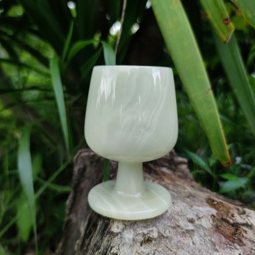 ヴィンテージ、ゴブレット、花器、緑色のガラスに金の装飾 アメリカヴィンテージミニワイングラスゴブレット八角形グリーン