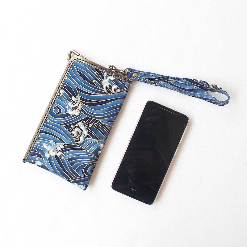 燙金海浪口金鉤環手機袋/收納袋 - 手機殼/手機套 - 棉．麻 藍色
