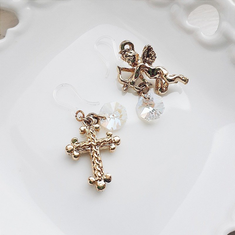 Earrings cupid cherub cross can be changed into clip-on style - ต่างหู - วัสดุอื่นๆ สีทอง