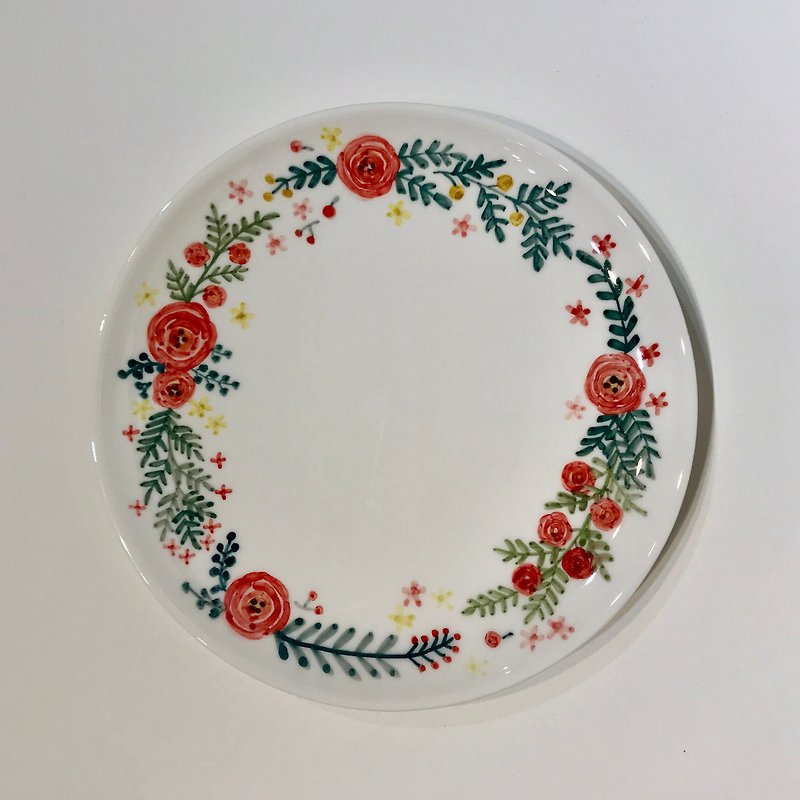 Hand-painted 7-inch cake plate dinner plate rose wreath spot - จานและถาด - เครื่องลายคราม ขาว