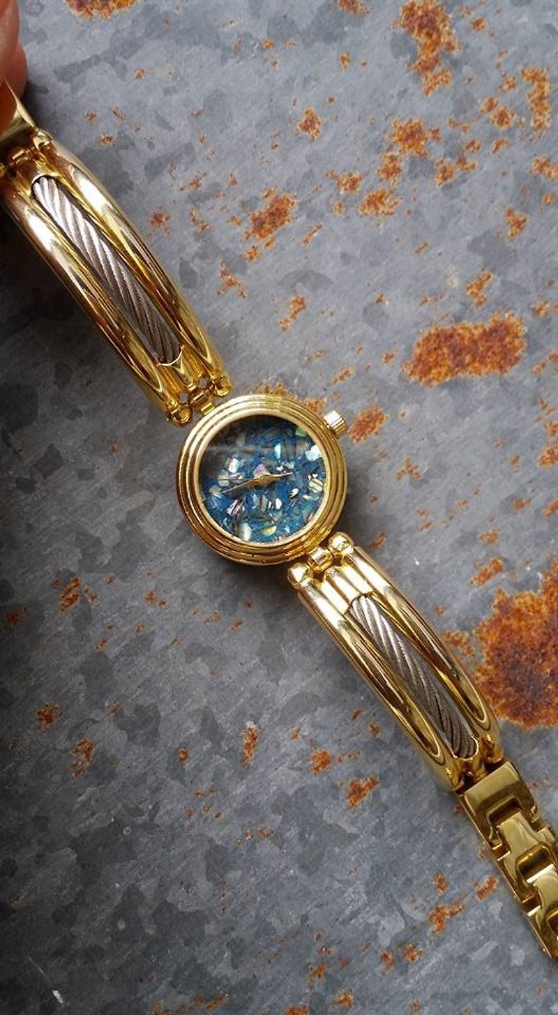 【Lost And Find】Elegant golden color Natural abalone  watch  bracelet - นาฬิกาผู้หญิง - เครื่องเพชรพลอย หลากหลายสี