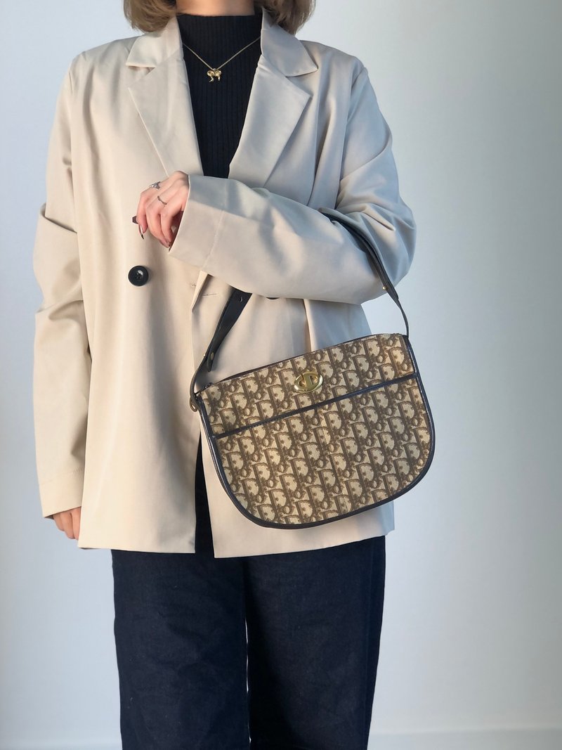 【 日本直送 名牌中古包 】Christian Dior 克裡斯汀‧迪奧 蒙馬特系列 側背包 棕色 CD 緹花 f2cedr - 側背包/斜孭袋 - 棉．麻 咖啡色