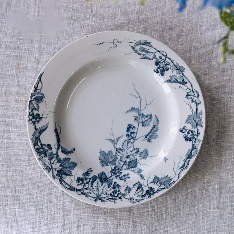 Pastel blue dinner plate diameter 22cm - จานและถาด - ดินเผา 