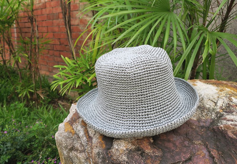 Hand-knitted hat-summer raffia straw hat/square bucket hat/simple grey/gift - หมวก - กระดาษ สีเทา