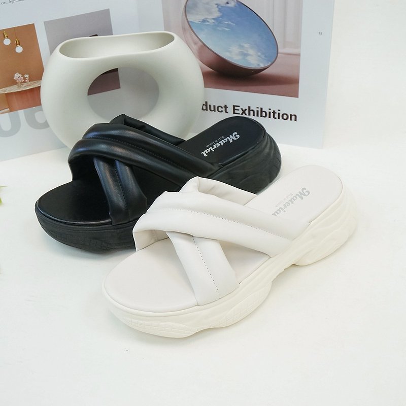 Slippers MIT cross broadband thick-soled lightweight daddy slippers T5659 Materi - รองเท้าแตะ - หนังเทียม 