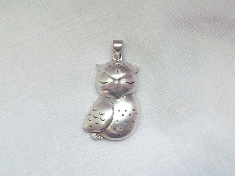 貓頭鷹---純銀項鍊墜子‧墜飾 (含18吋銀鍊) - 項鍊 - 純銀 灰色