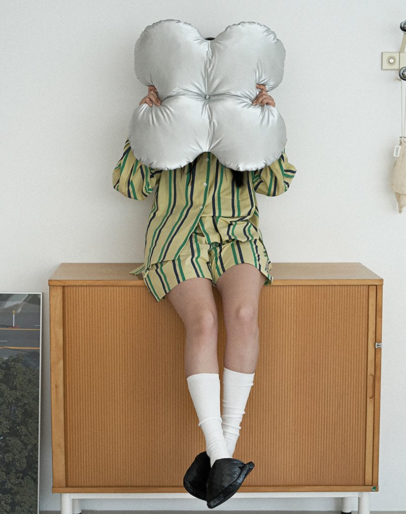 クローバークッション - 枕・クッション - その他の素材 シルバー