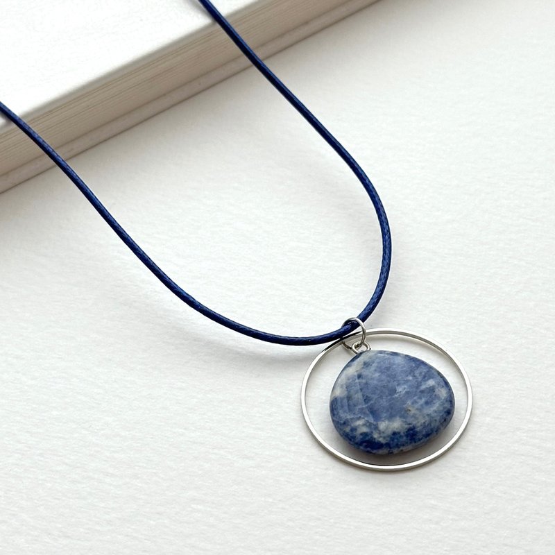 [Clear yourself] Blue Stone water drop round Silver necklace dispels stress, strengthens and heals the heart with courage - สร้อยคอ - คริสตัล สีน้ำเงิน