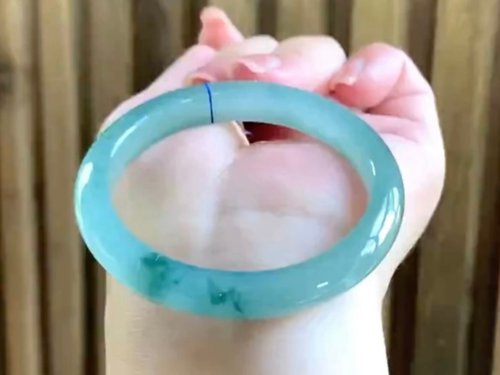 Good Morning Studio 冰種翡翠天然翡翠玉鐲A玉手鐲 玉鈪 • 冰種湖藍綠飄花翡翠福鐲