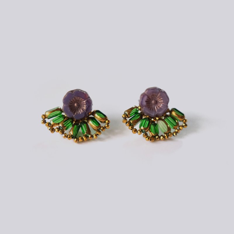 扇形花耳環 Fan Flower Earrings - 灰紫 耳針/耳夾 - 耳環/耳夾/耳骨夾 - 玻璃 紫色