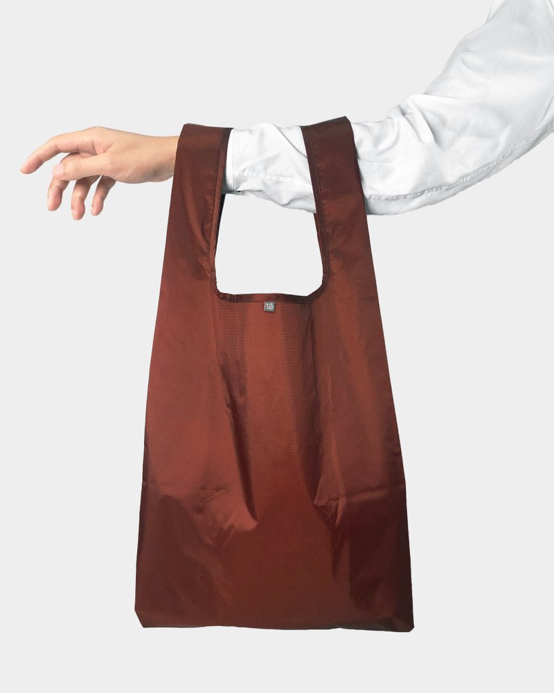 U4 reusable bag / Red Brown - กระเป๋าถือ - เส้นใยสังเคราะห์ สีแดง