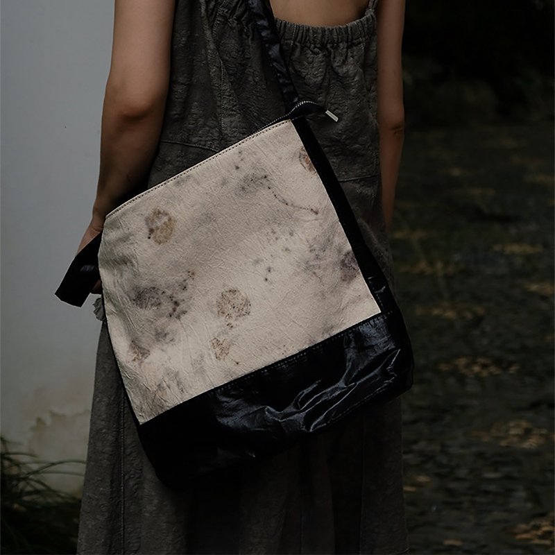 Plant-dyed printed patchwork dual-purpose cloth bag - Messenger Bags & Sling Bags - Cotton & Hemp Black