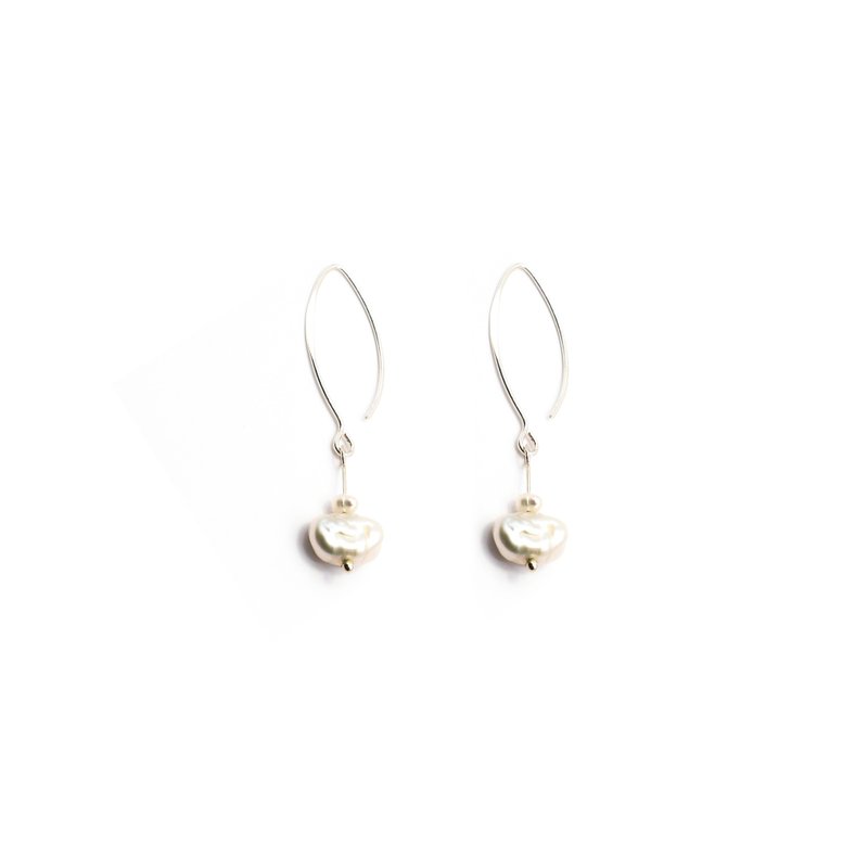 Flow - 線 魚鉤耳環(珍珠垂墜) Line Hook earring(dangle pearl) - 耳環/耳夾/耳骨夾 - 珍珠 銀色