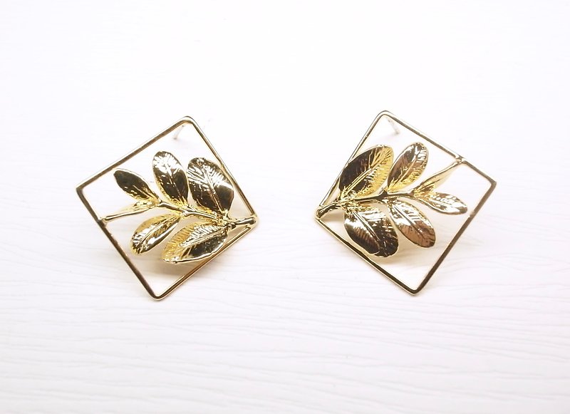 "Silver wool" small specimen leaf frame [Bronze earrings] (18K gold-plated Bronze)(one pair) - Earrings & Clip-ons - Other Metals 