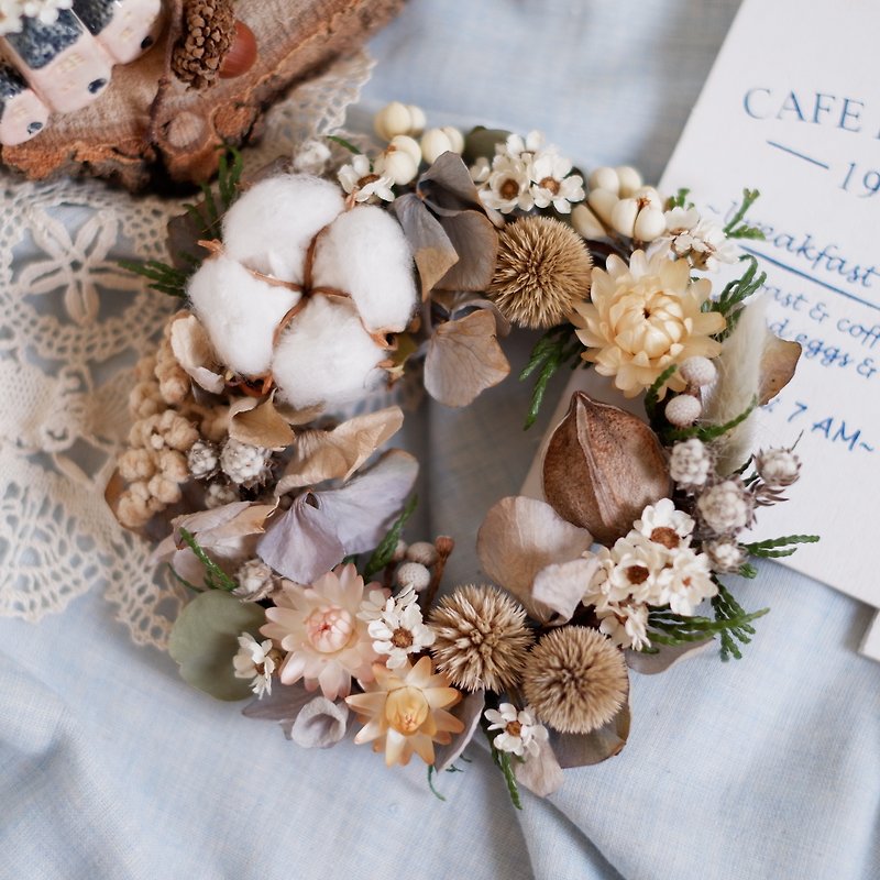 To be continued | First Snow Drying Flower Wreaths Shooting props Wall Decor Gifts Gifts Wedding Arrangements Office Small Objects Hydrangea Home Spot - ของวางตกแต่ง - พืช/ดอกไม้ 