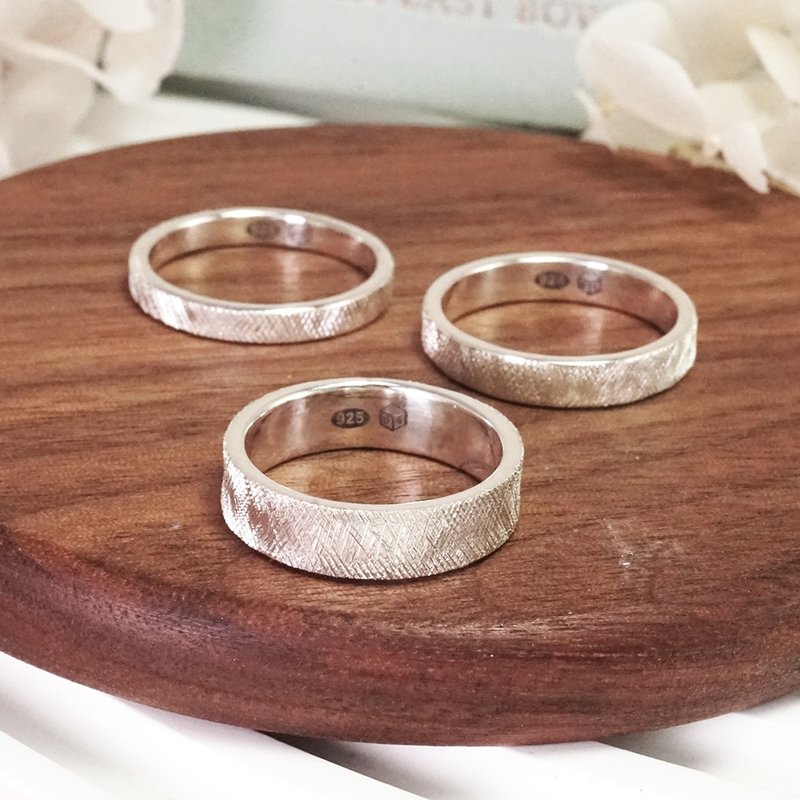 質感銀戒 經典交錯設計 925純銀戒指 男戒 女戒 - 戒指 - 純銀 銀色