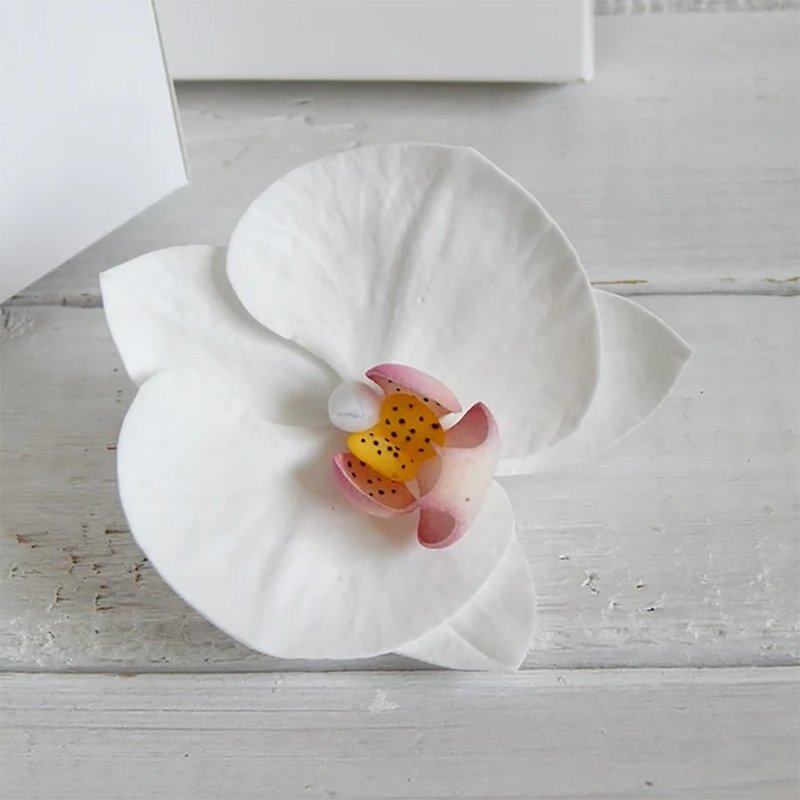 Orchid jewelry gifts Flower hair clip Beach wedding hair pin Tropical party gift - Hair Accessories - Other Materials White