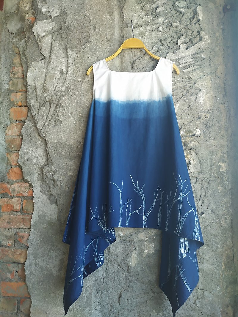 自在染isvara 手工藍染 共生樹系列   新生 - 洋裝/連身裙 - 棉．麻 藍色