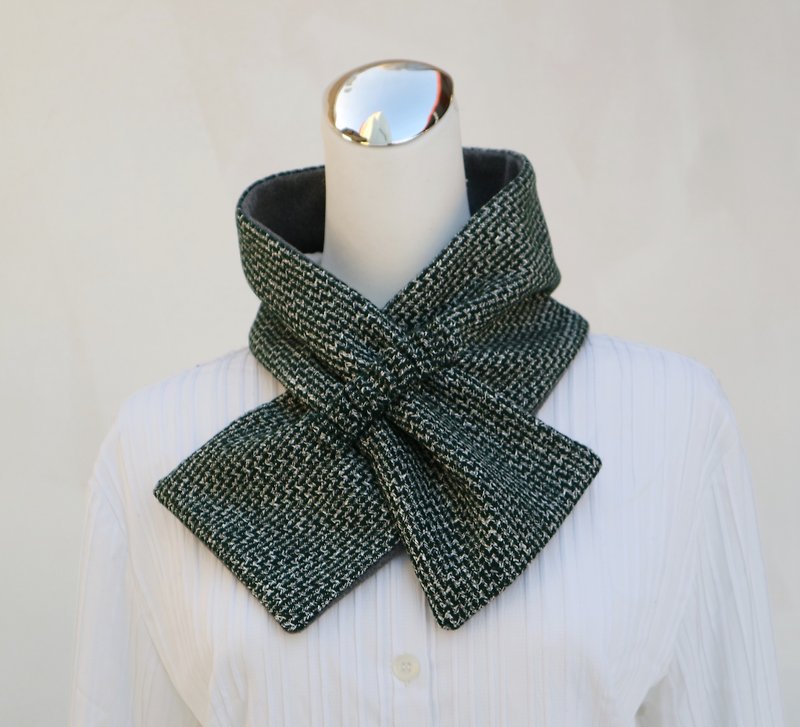 Adjustable short scarf .scarf warm bib double-sided color adults. Children are applicable*SK* - ผ้าพันคอถัก - ขนแกะ สีเขียว