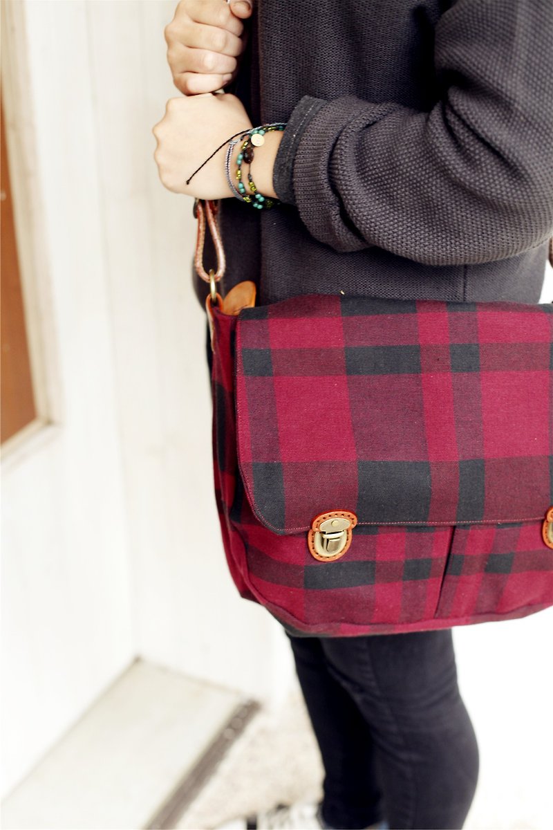 [Good day] Classic red gingham handmade bags - Messenger Bags & Sling Bags - Other Materials Red