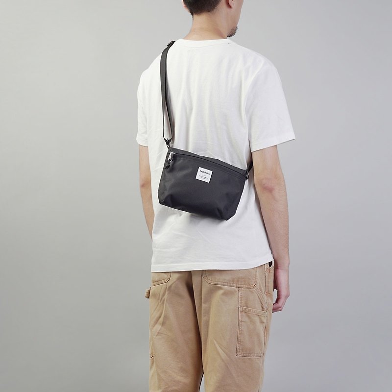 【hellolulu】 Compact Utility Bag - CANA (Black) - กระเป๋าแมสเซนเจอร์ - เส้นใยสังเคราะห์ สีดำ