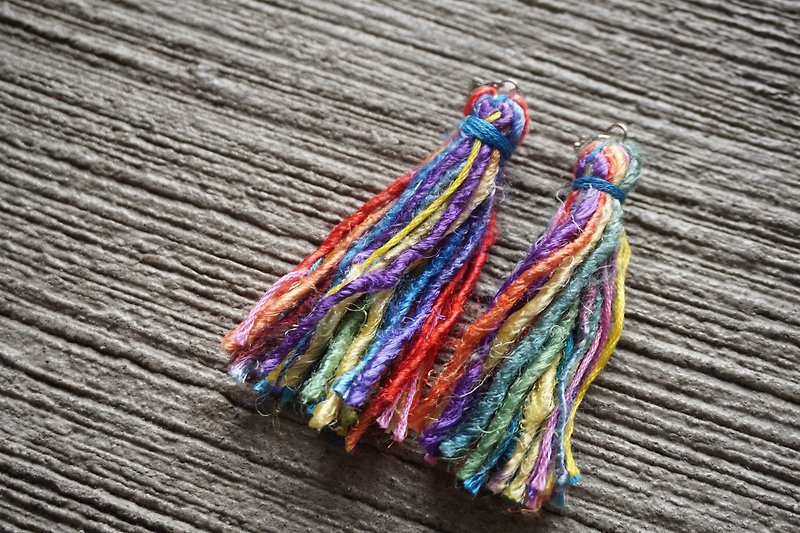 手工紗麗絲流蘇耳環 | 彩虹薰衣草(一對) - Earrings & Clip-ons - Silk Multicolor