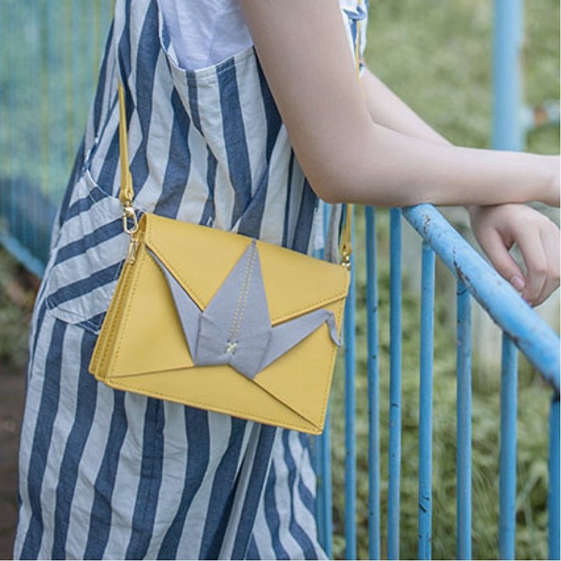 Primrose yellow hand-folded origami paper shoulder bag shoulder bag backpack tri-color optional girl in the heart of the second layer of leather leather shoulder Messenger bag can hold the iPhone 7 Plus | Gu Liang original design creative leather goods - Messenger Bags & Sling Bags - Genuine Leather Yellow