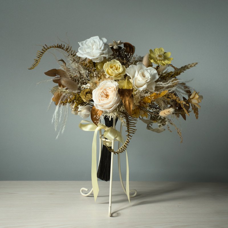 Autumn Whispers Series - the Autumn Reed Bridal Bouquet - Dried Flowers & Bouquets - Plants & Flowers Yellow