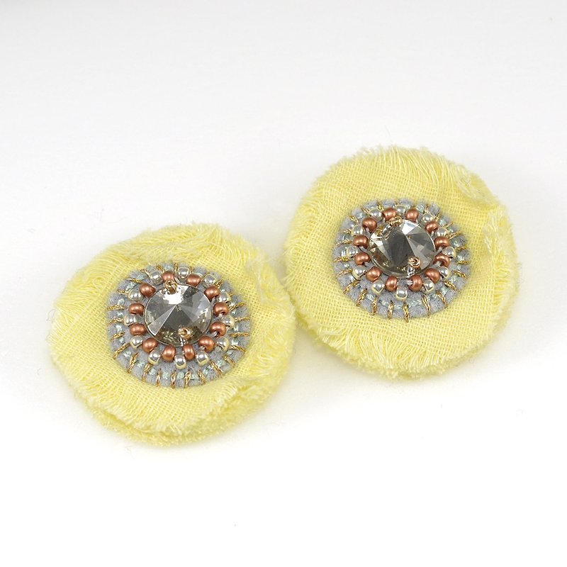 gauze and beads earrings, flower earrings,statement earrings lemon yellow 3 - ピアス・イヤリング - コットン・麻 イエロー