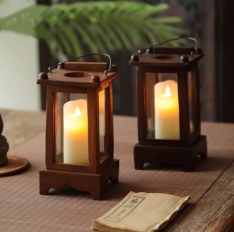 (wooden lantern) antique lantern Old wooden lanterns, candles, lighting equipmen - Lighting - Wood 