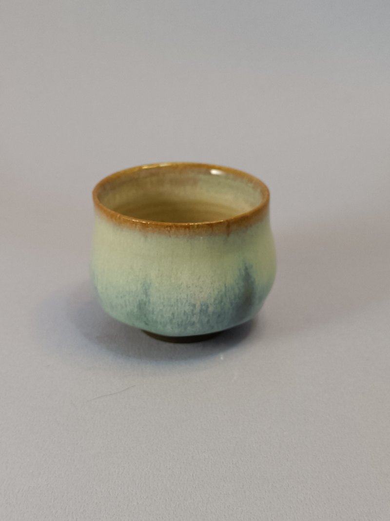 Color glazed small tea cup - ถ้วย - ดินเผา สีเขียว