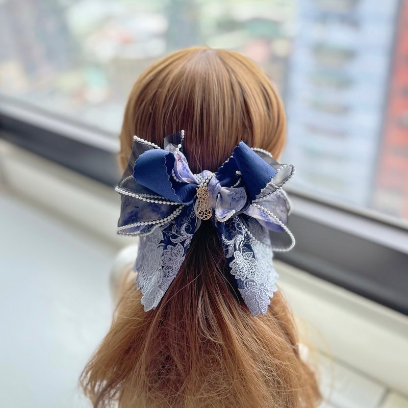 珠串捲邊紗蕾絲蝴蝶結相交夾香蕉夾仙女夾髮夾-深藍紫灰色 - 髮夾/髮圈 - 其他材質 藍色