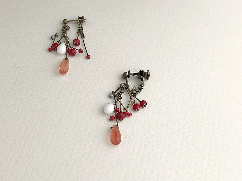 Red  clip-on/pierced earrings - ต่างหู - แก้ว 