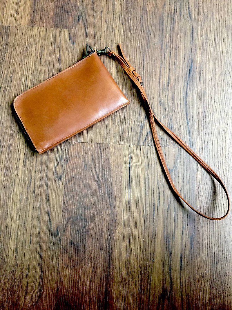 [Liang Xu Leather Art] Leather neck bag/mobile phone bag/coin purse/cowhide/original design/Laurel - Clutch Bags - Genuine Leather Brown