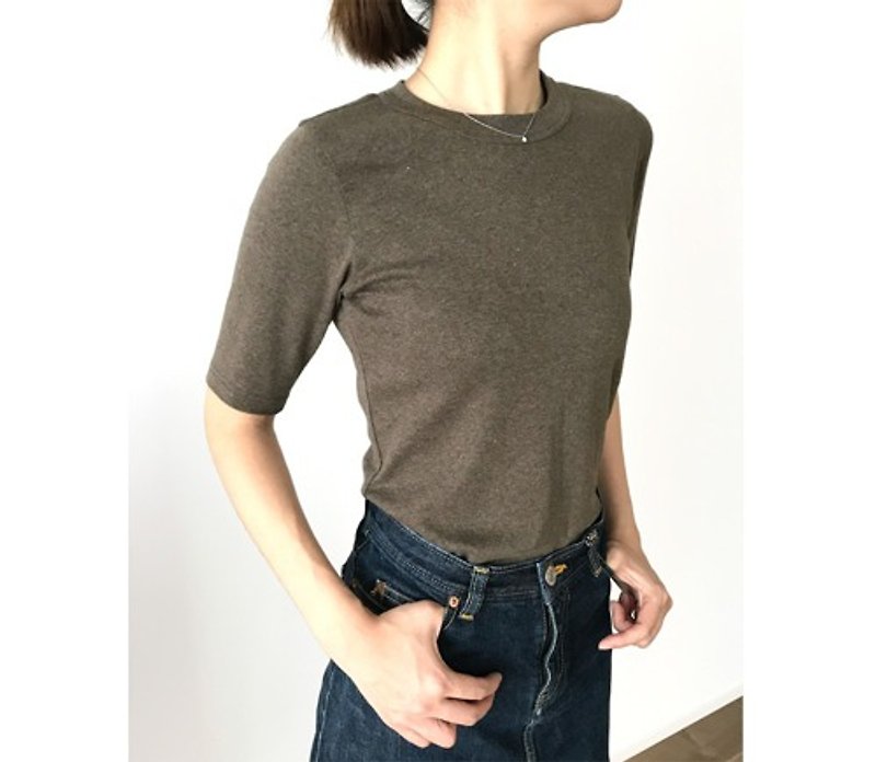 Organic cotton made in Japan Adult four-quarter sleeve plain T-shirt Ash Brown[Sizes available] - เสื้อผู้หญิง - ผ้าฝ้าย/ผ้าลินิน 