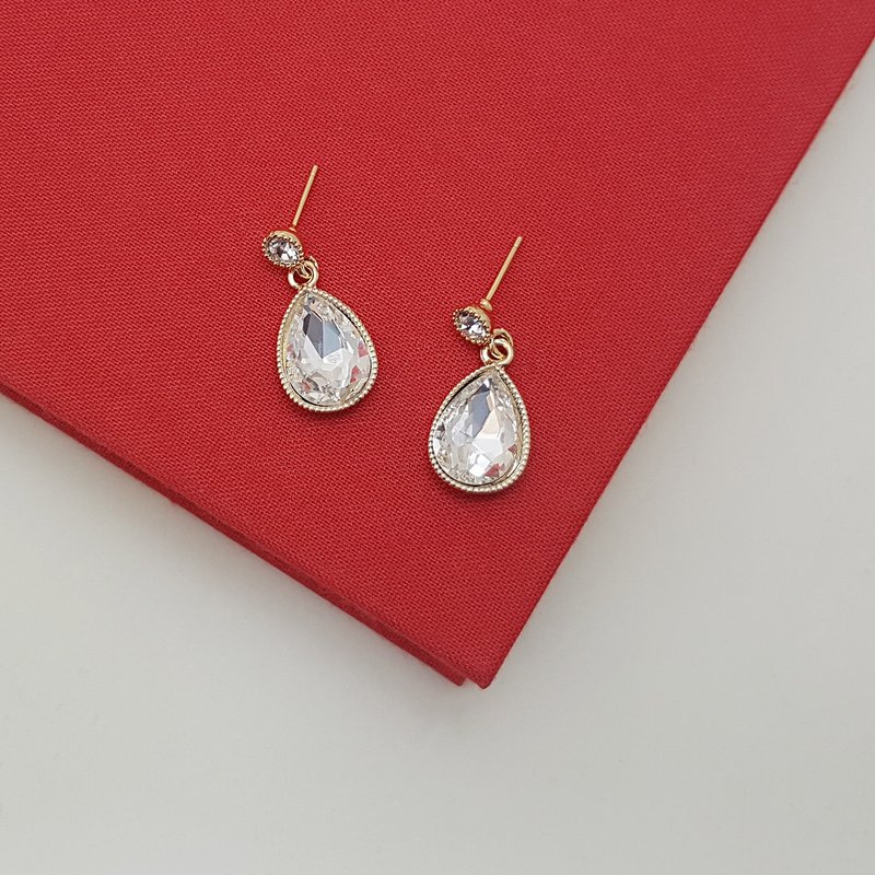 14kgf CZ white drop crystal stud earring - 耳環/耳夾/耳骨夾 - 其他材質 白色