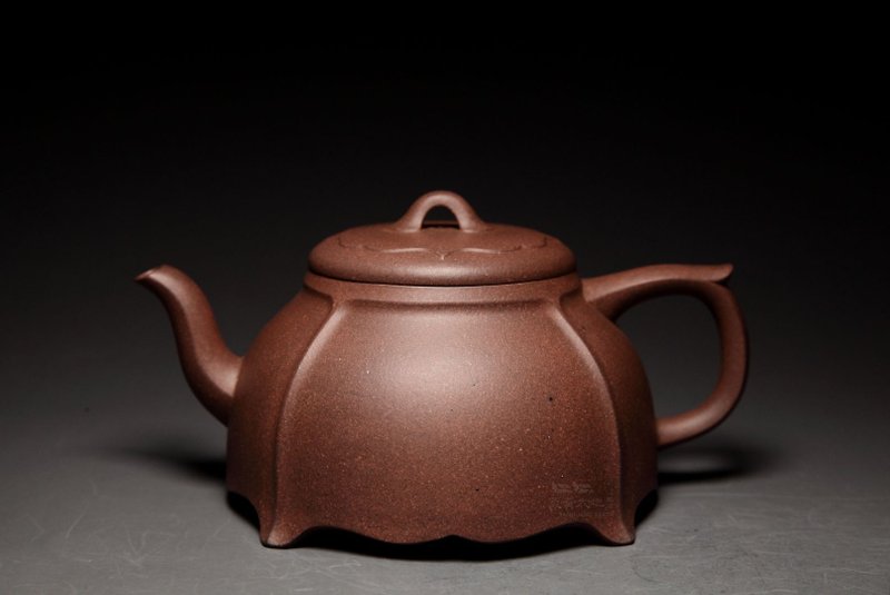 【菱花四方】炎黃大地藝術 胖老闆 龍山堂 傳統手工 天青泥265cc - 茶壺/茶杯/茶具 - 陶 咖啡色