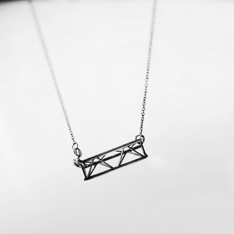 長款三角舞台架項鍊 Stage truss necklace - 項鍊 - 其他金屬 灰色